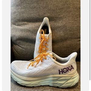 hoka clifton 8 size 9.5
